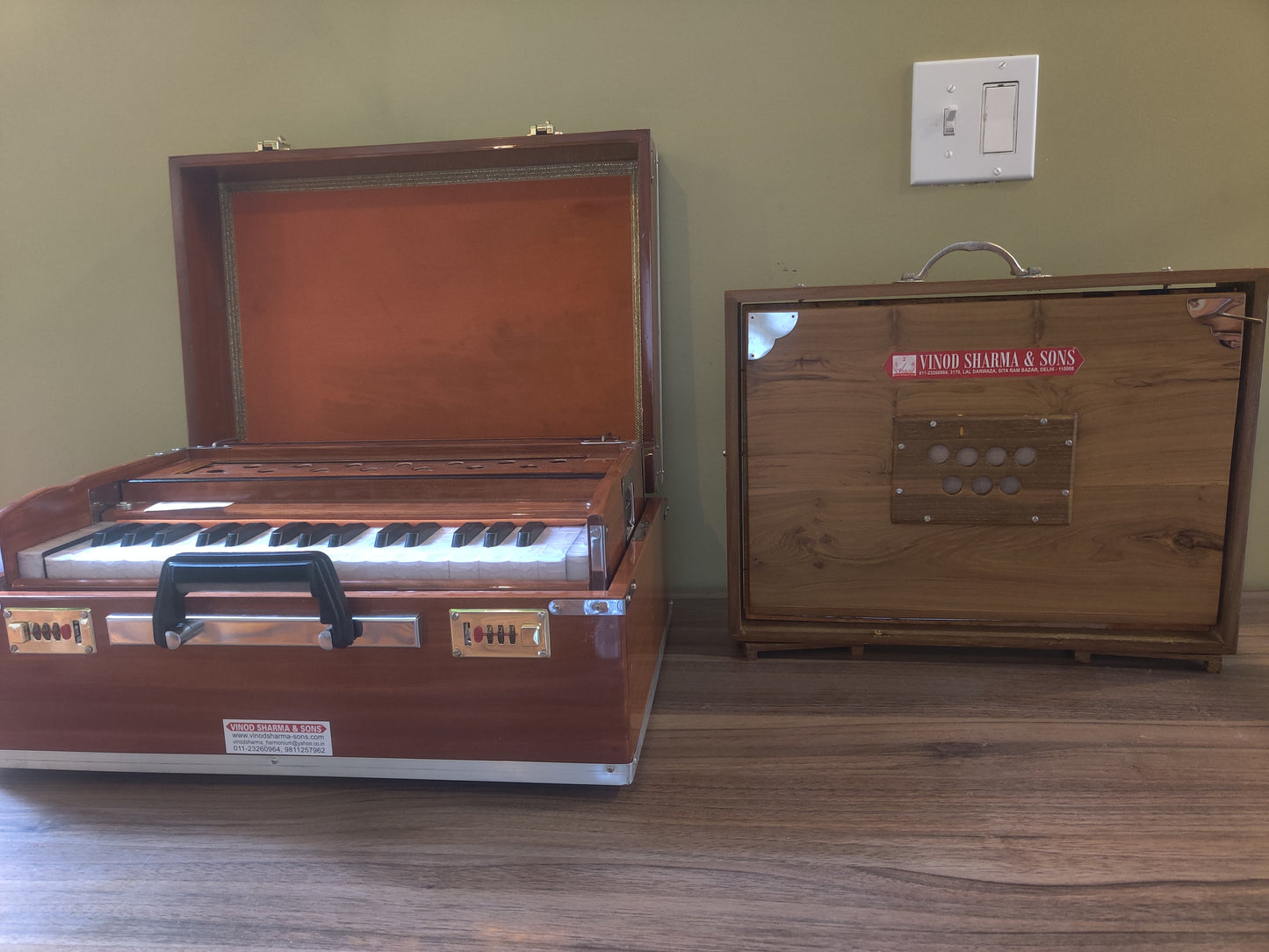 Harmonium 2.5 Octaves