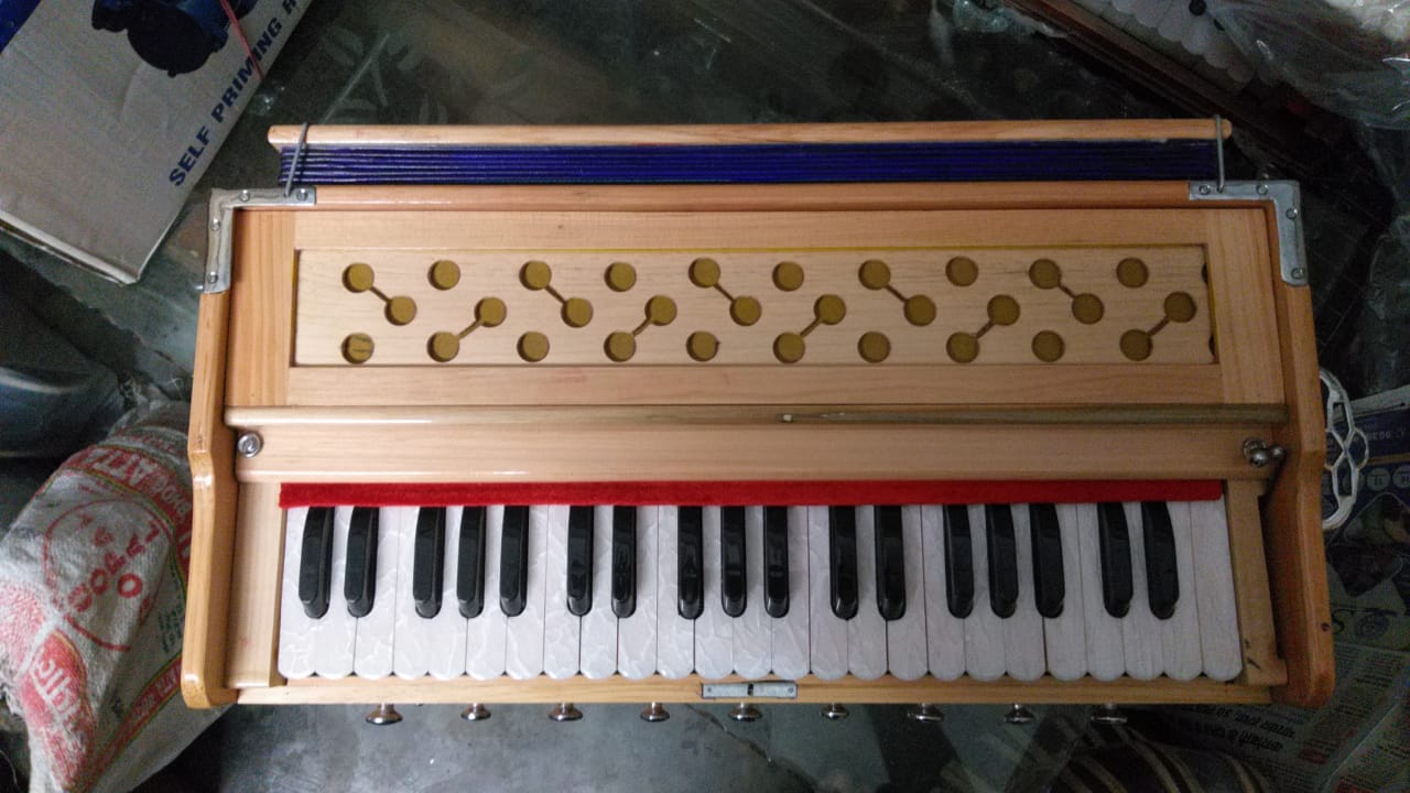 Harmonium 3.5 Octaves